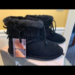 BEARPAW boots Style Honey NWT size 8 black